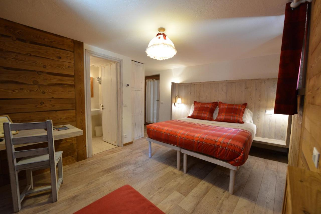 Hotel Petit Dahu - Chambres Et Restaurant كوجن المظهر الخارجي الصورة