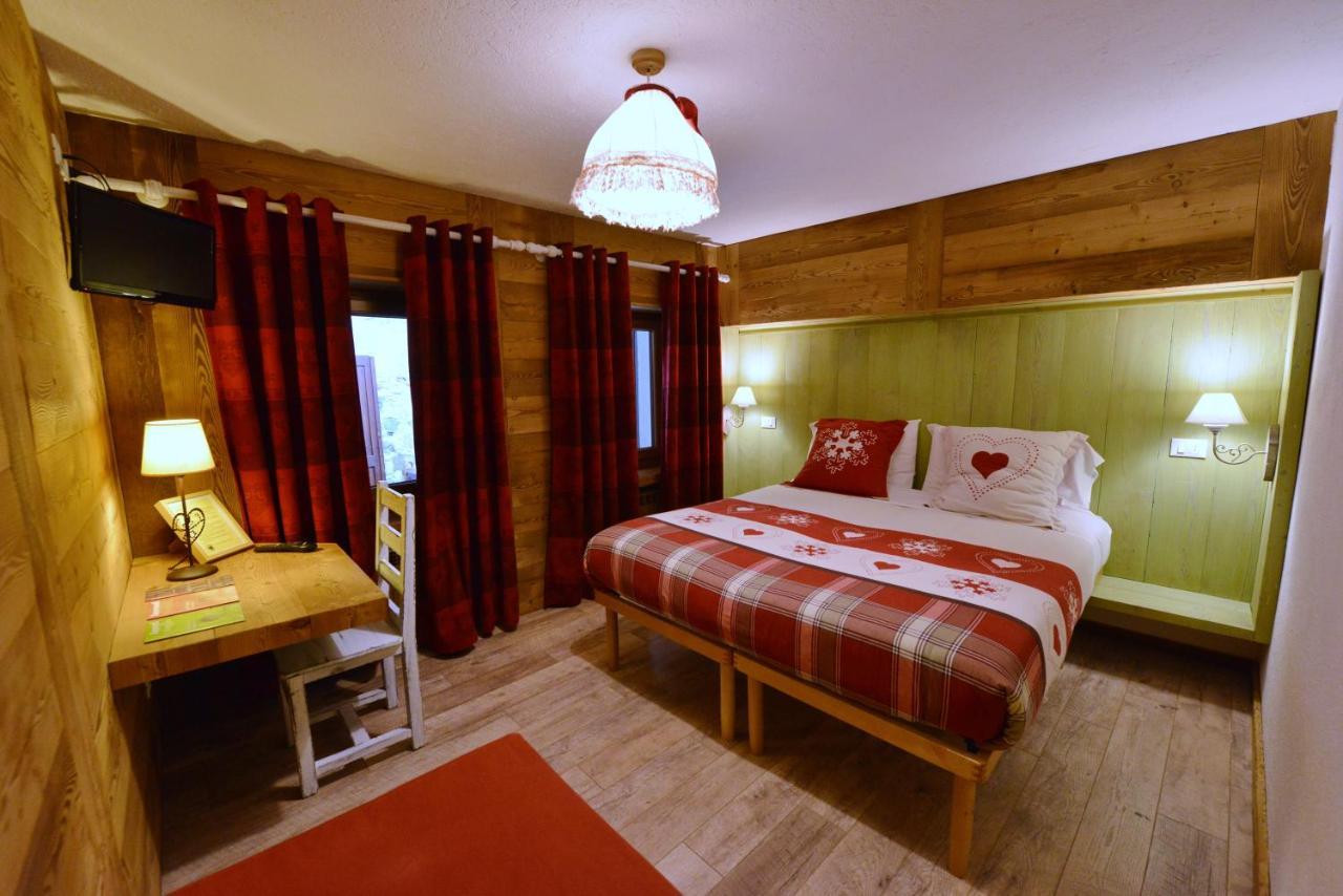Hotel Petit Dahu - Chambres Et Restaurant كوجن المظهر الخارجي الصورة